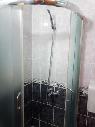 Гостевой дом Guest House Ramovic Бар Двухместный номер с 2 отдельными кроватями-9