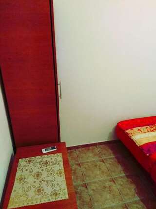Гостевой дом Guest House Ramovic Бар Семейный номер с ванной комнатой-6